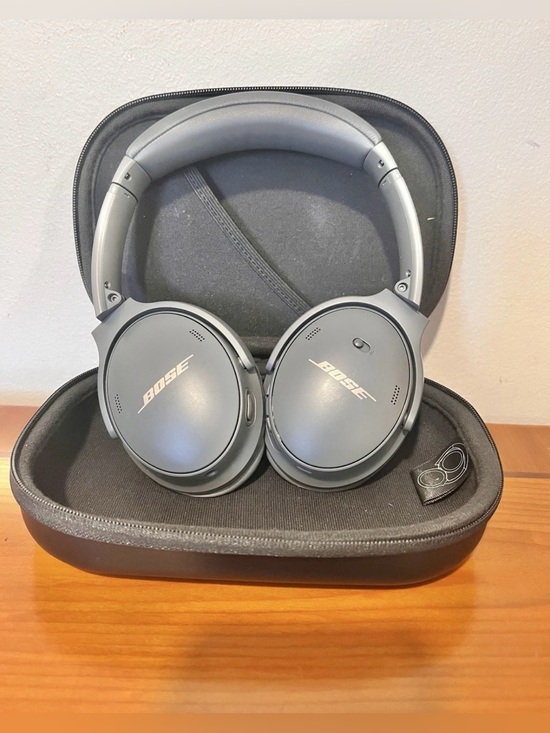 Bose Other - Bose Quiet Comfort 45 Noise Cancelling Headphones Over The Ear QC45 Works